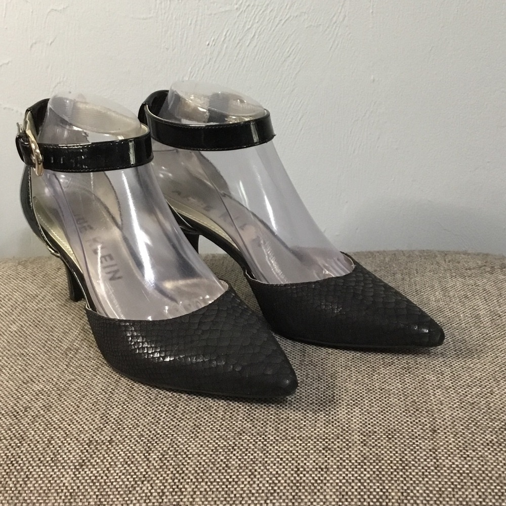 Anne Klein black faux snakeskin pointed-toe pumps with ankle straps, size 7.5